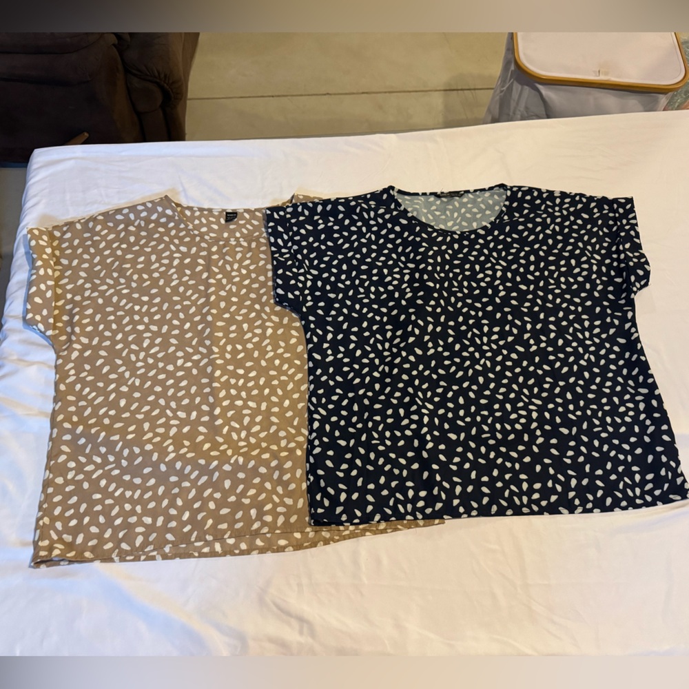 2 Women’s SHEIN Blue and Tan Patterned Blouse Size XL